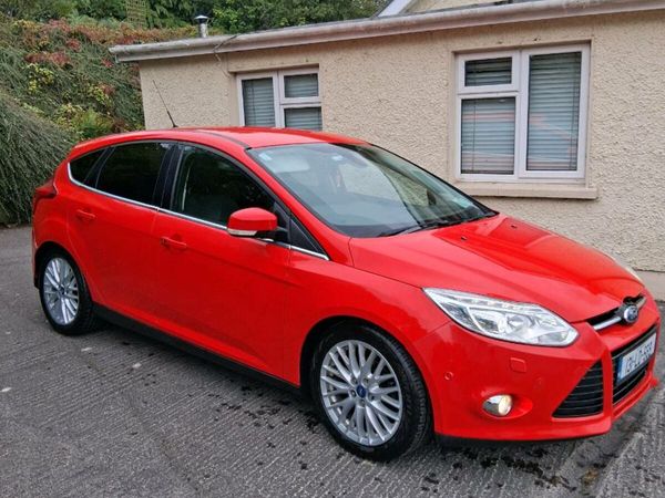 Ford Focus Hatchback, Diesel, 2013, Red
