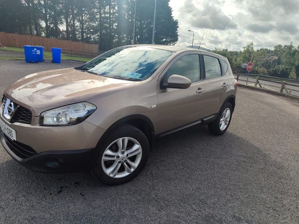 Nissan Qashqai Hatchback, Diesel, 2011, Brown