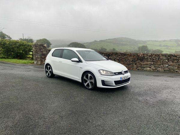 Volkswagen Golf Hatchback, Diesel, 2016, White