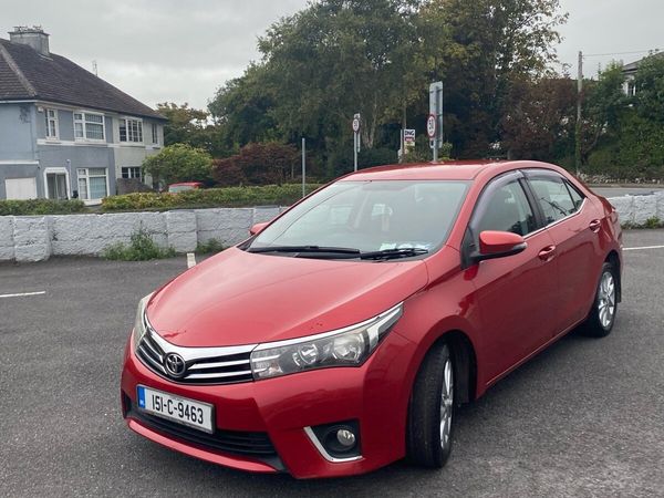 Toyota Corolla Saloon, Diesel, 2015, Red