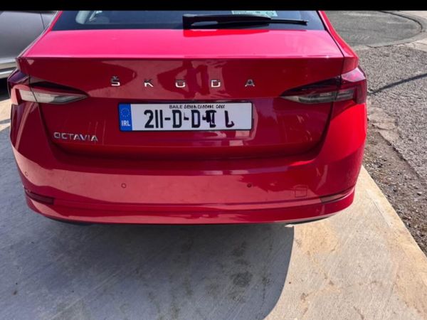 Skoda Octavia Saloon, Diesel, 2021, Red