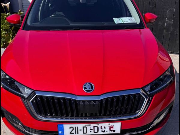 Skoda Octavia Saloon, Diesel, 2021, Red
