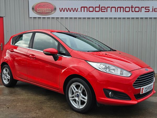 Ford Fiesta Hatchback, Petrol, 2013, Red