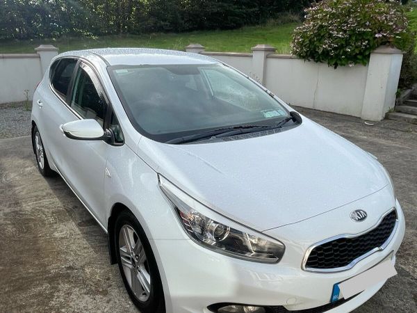 Kia Ceed Hatchback, Diesel, 2014, White