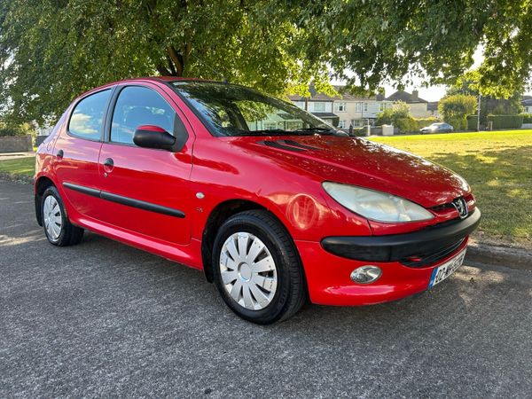 Peugeot 206 Hatchback, Petrol, 2002, Red