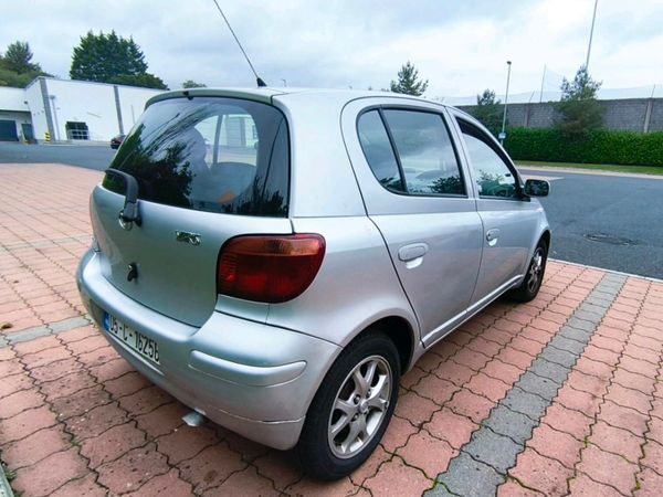 Toyota Yaris Hatchback, Petrol, 2005, Silver