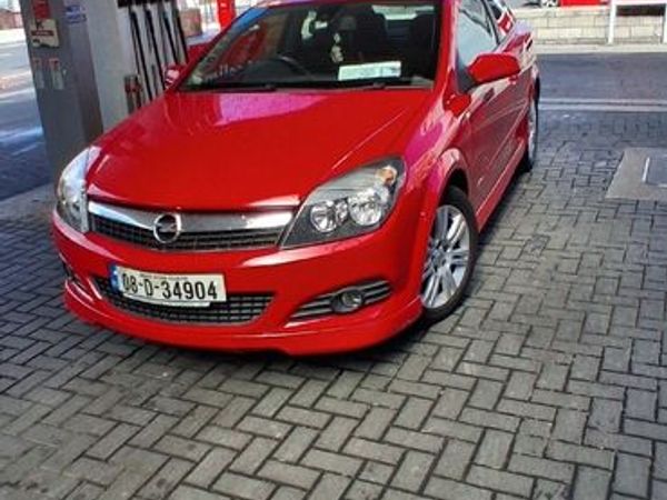 Opel Astra Hatchback, Petrol, 2008, Red