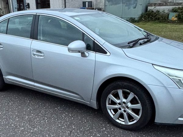 Toyota Avensis Saloon, Diesel, 2011, Silver
