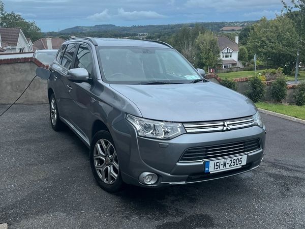 Mitsubishi Outlander SUV, Petrol Plug-in Hybrid, 2015, Grey