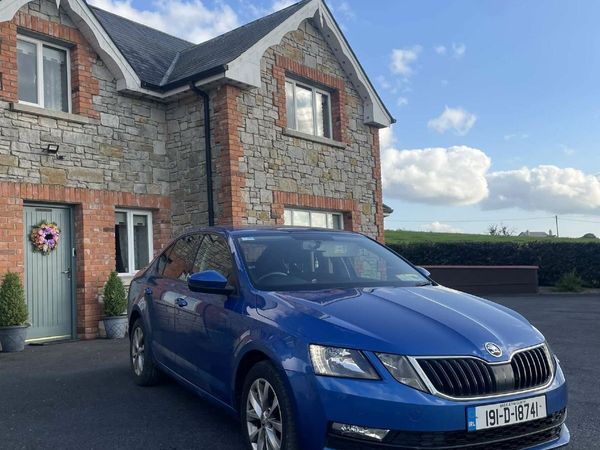 Skoda Octavia Saloon, Diesel, 2019, Blue