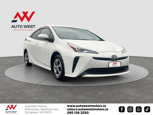 Toyota Prius Hatchback, Petrol Hybrid, 2022, White