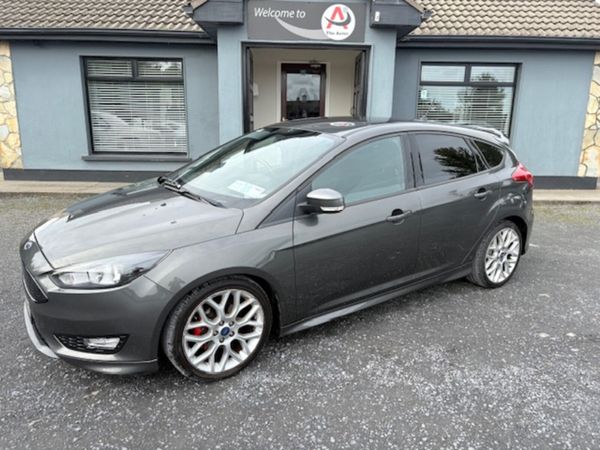 Ford Focus Hatchback, Petrol, 2017, Grey