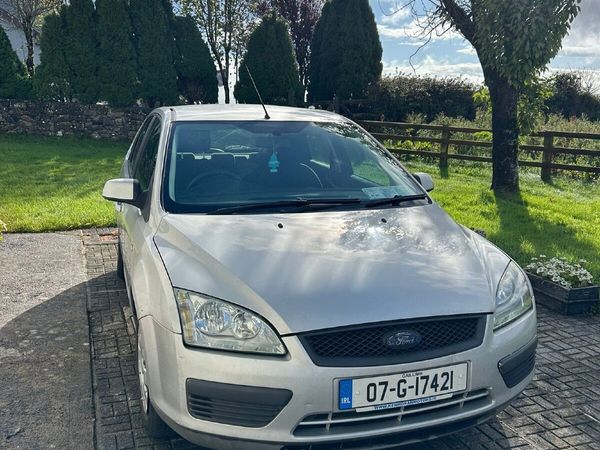 Ford Focus Hatchback, Petrol, 2007, Silver