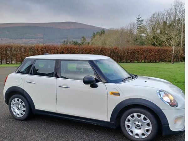 Mini One Estate/Jeep, Diesel, 2015, White
