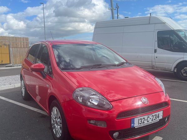 Fiat Punto Hatchback, Petrol, 2013, Red