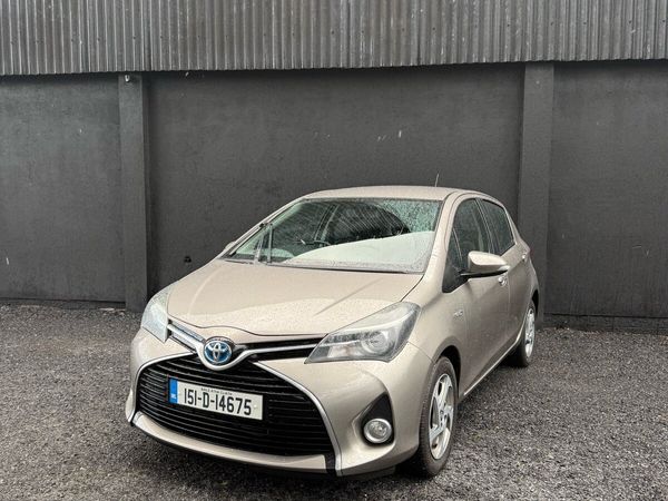 Toyota Yaris Hatchback, Petrol Hybrid, 2015, Beige