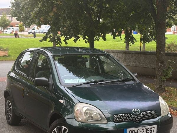 Toyota Yaris Hatchback, Petrol, 2000, Green