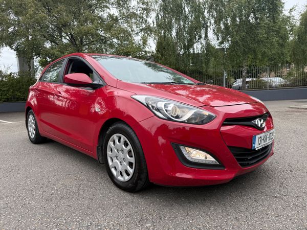 Hyundai i30 MPV, Diesel, 2013, Red