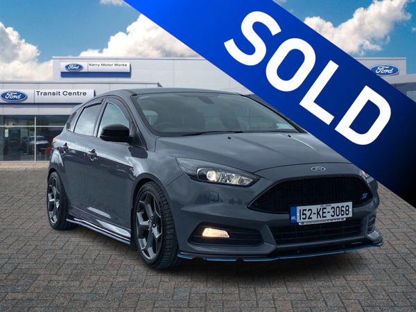 Ford Focus Hatchback, Diesel, 2015, Grey