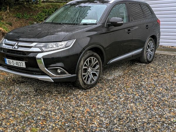 Mitsubishi Outlander SUV, Diesel, 2016, Black