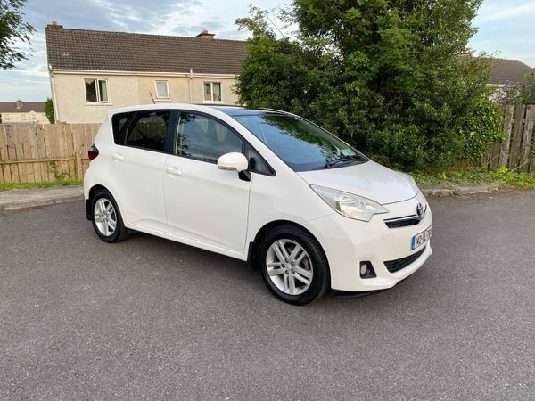 Toyota Verso-S MPV, Petrol, 2014, White