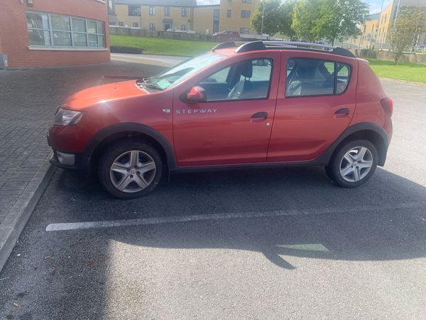 Dacia Sandero Stepway Hatchback, Diesel, 2015, Red