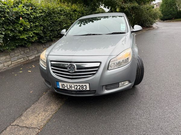Vauxhall Insignia Hatchback, Diesel, 2010, Silver