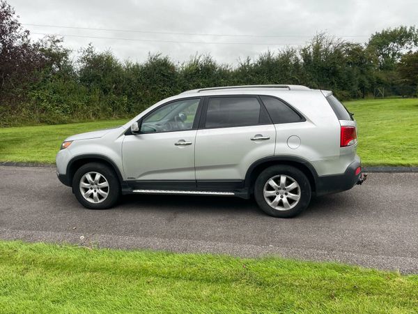 Kia Sorento SUV, Diesel, 2010, Silver