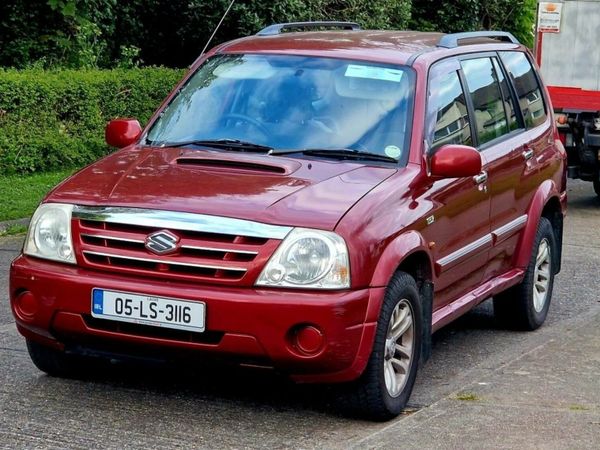 Suzuki Grand Vitara SUV, Diesel, 2005, Red