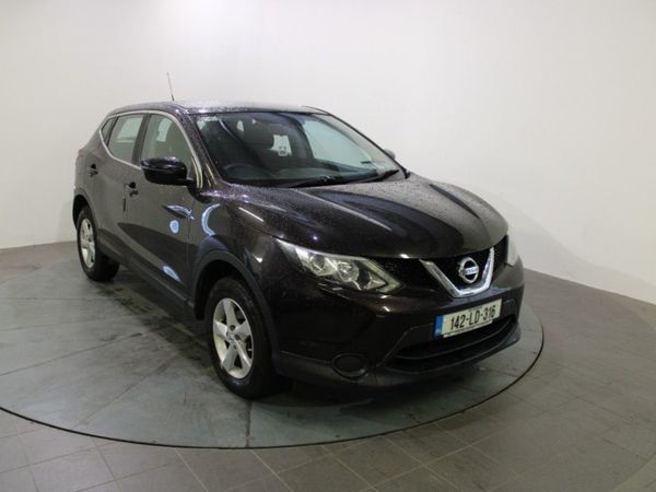 Nissan Qashqai Hatchback, Diesel, 2014, Black