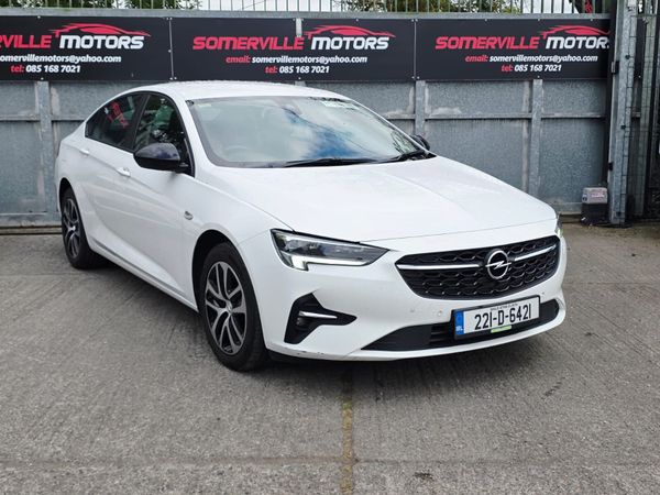 Opel Insignia Hatchback, Diesel, 2022, White