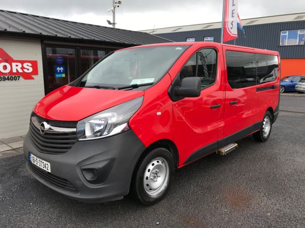 Opel Vivaro MPV, Diesel, 2016, Red