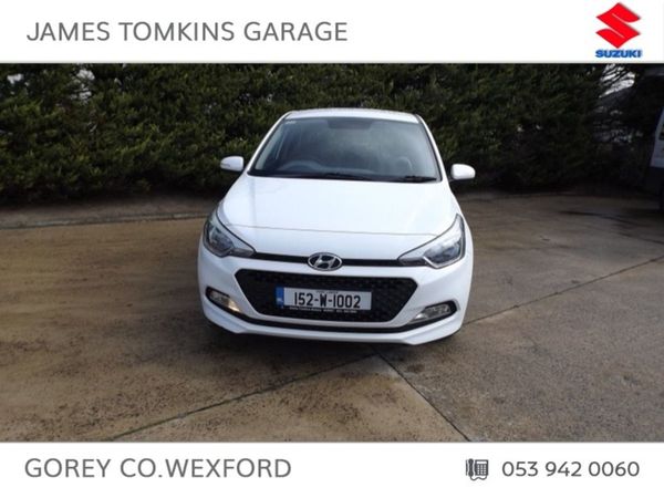 Hyundai i20 Hatchback, Petrol, 2015, White