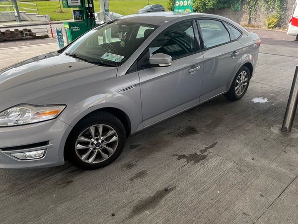 Ford Mondeo Hatchback, Diesel, 2011, Silver