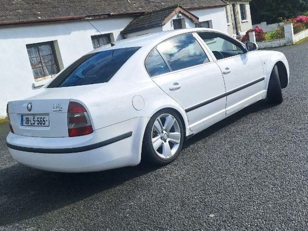 Skoda Superb Saloon, Diesel, 2008, White