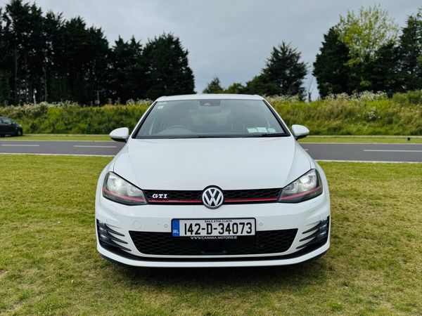 Volkswagen Golf Hatchback, Petrol, 2014, White