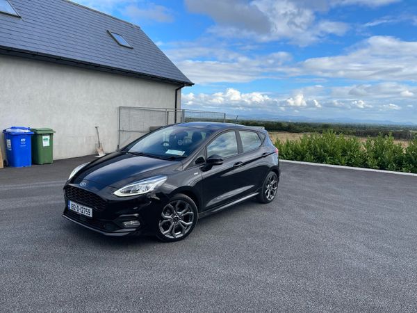 Ford Fiesta Hatchback, Petrol, 2018, Black