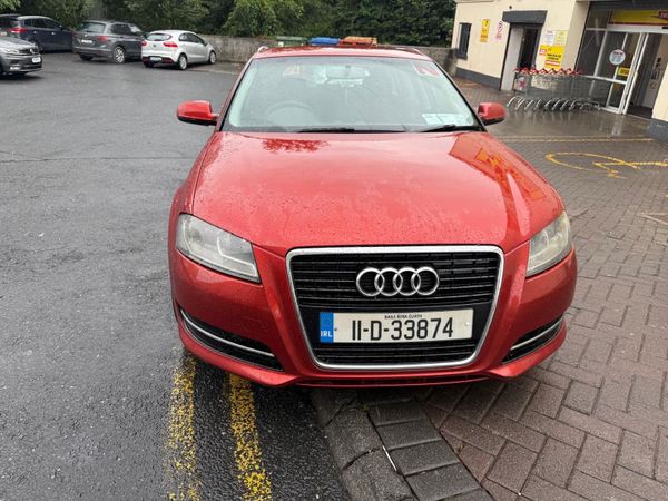 Audi A3 Hatchback, Diesel, 2011, Red