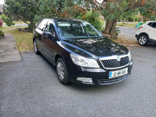 Skoda Octavia Saloon, Diesel, 2012, Black