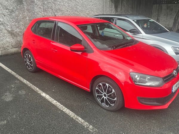 Volkswagen Polo Hatchback, Petrol, 2011, Red