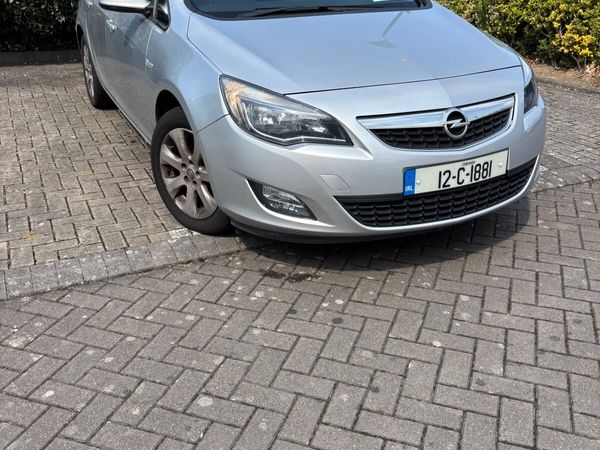 Opel Astra MPV, Diesel, 2012, Silver