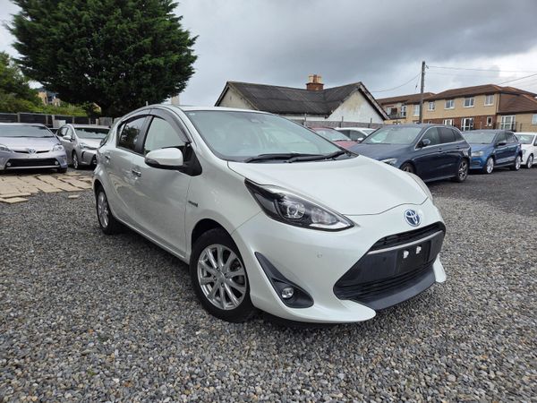 Toyota Aqua Hatchback, Petrol Hybrid, 2019, White
