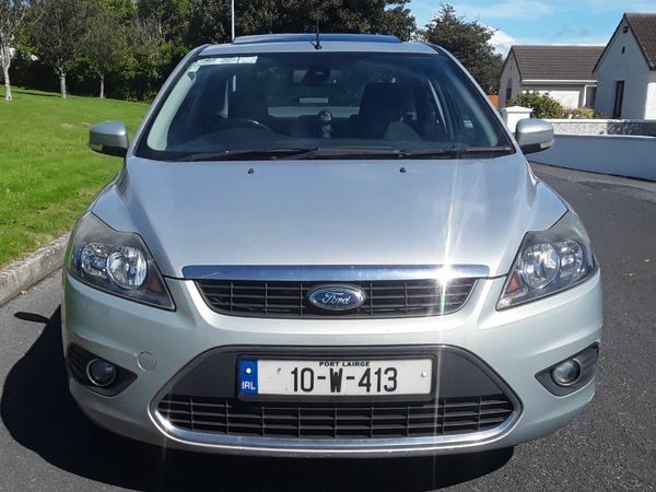 Ford Focus Saloon, Diesel, 2010, Gold