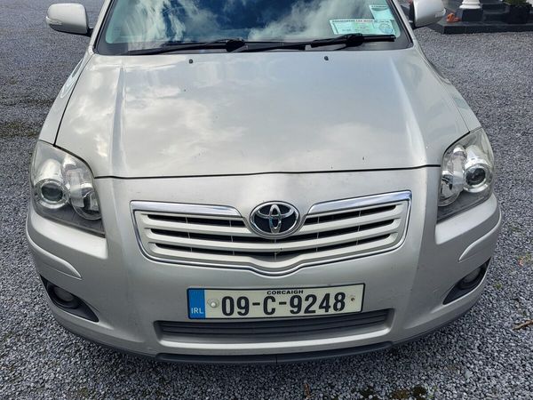 Toyota Avensis Hatchback, Diesel, 2009, Silver