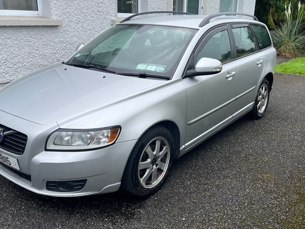 Volvo V50 Estate, Diesel, 2011, Silver