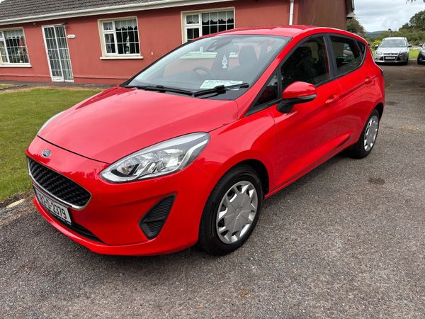 Ford Fiesta Hatchback, Petrol, 2018, Red