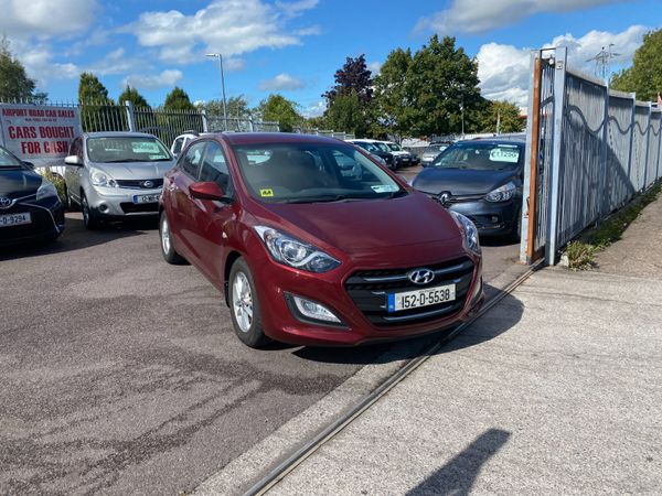 Hyundai i30 Hatchback, Petrol, 2015, Red