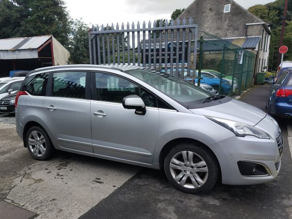Peugeot 5008 MPV, Diesel, 2015, Silver