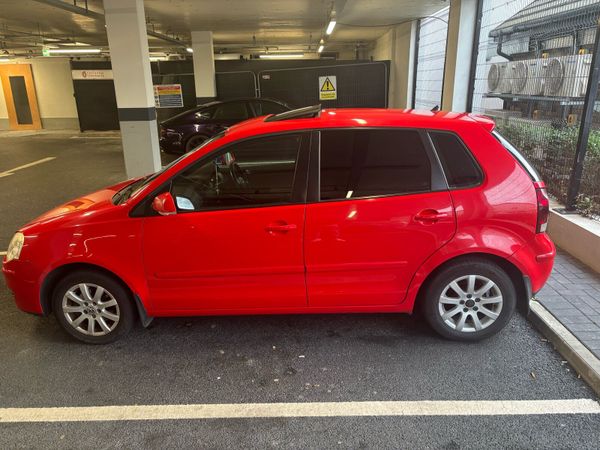 Volkswagen Polo Hatchback, Petrol, 2009, Red