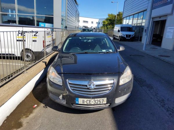 Vauxhall Insignia Hatchback, Diesel, 2011, Black
